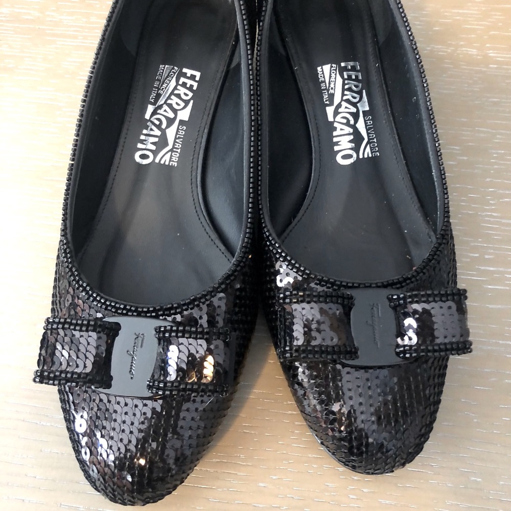 Sequin Ferragamo kitten heel!